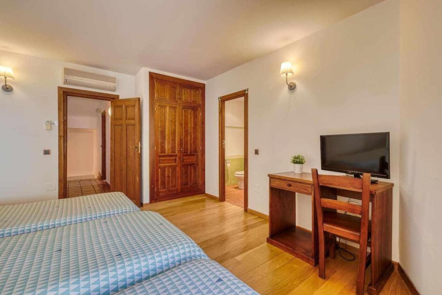 Cuesta Del Reloj Guest House Piedralaves Bagian luar foto