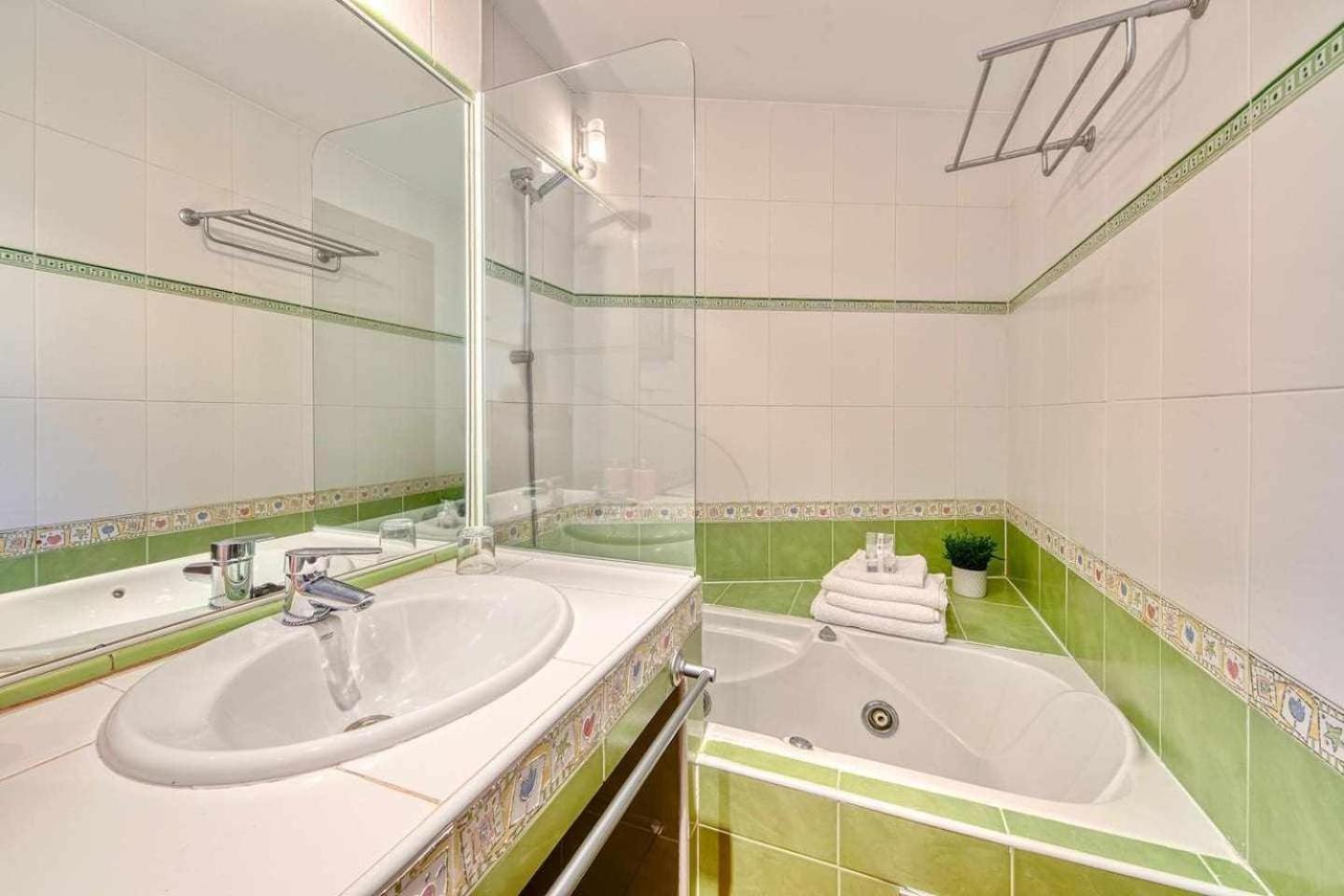 Cuesta Del Reloj Guest House Piedralaves Bagian luar foto