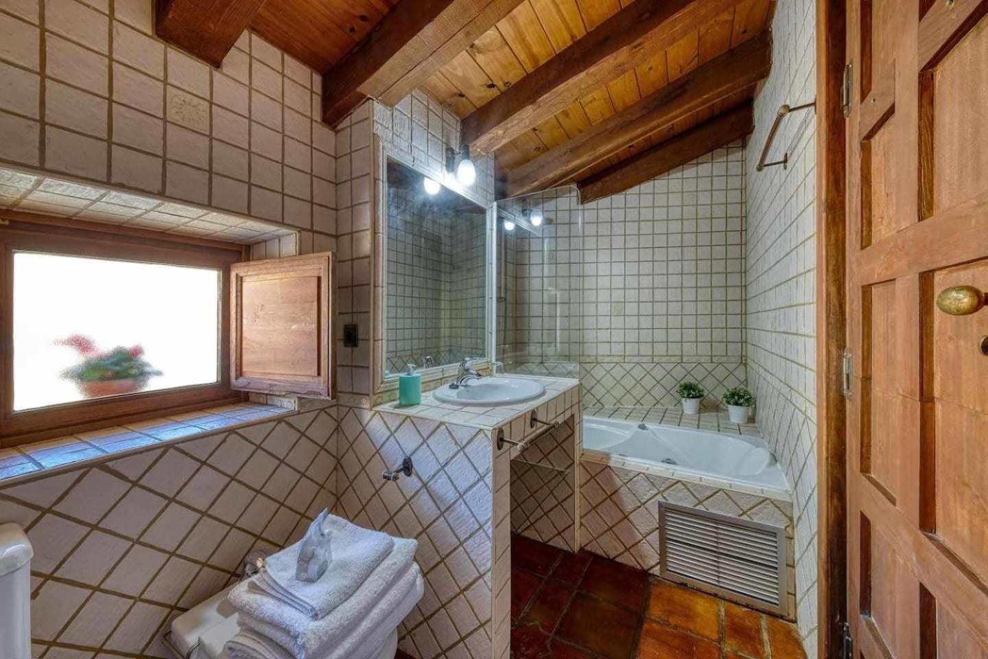 Cuesta Del Reloj Guest House Piedralaves Bagian luar foto