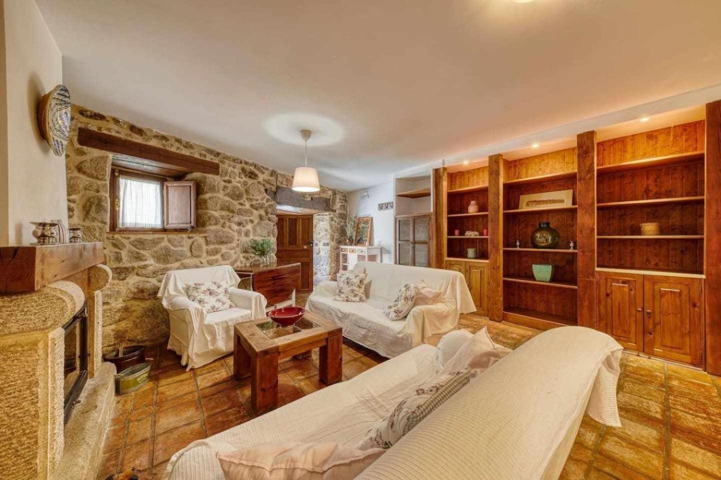 Cuesta Del Reloj Guest House Piedralaves Bagian luar foto