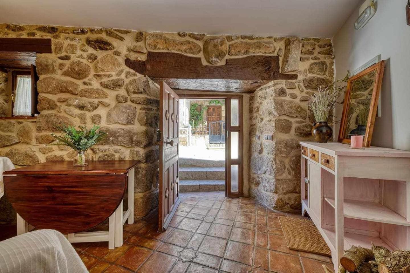 Cuesta Del Reloj Guest House Piedralaves Bagian luar foto