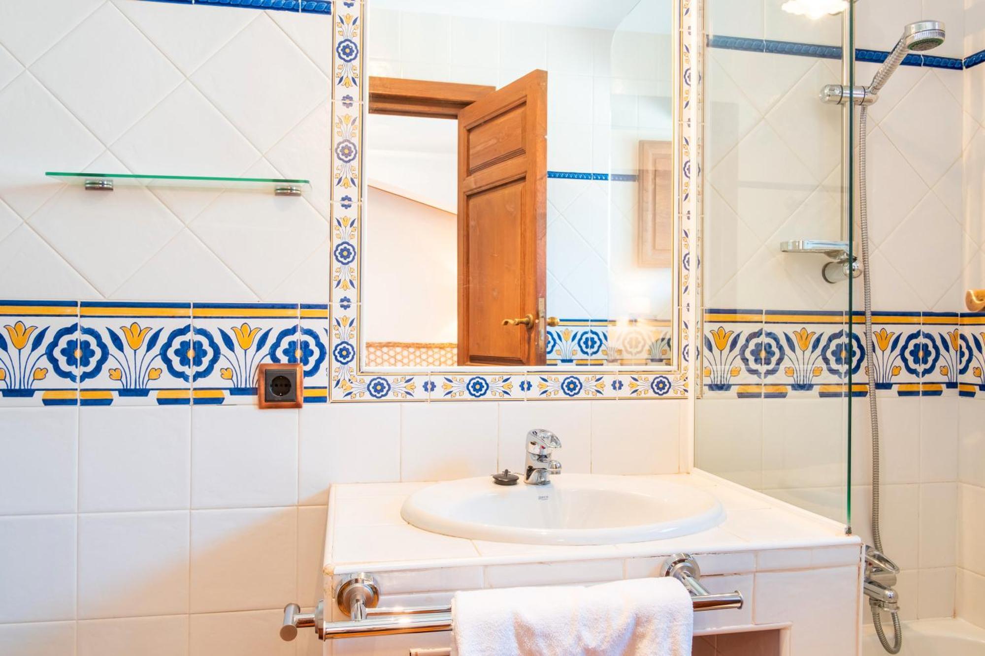 Cuesta Del Reloj Guest House Piedralaves Bagian luar foto