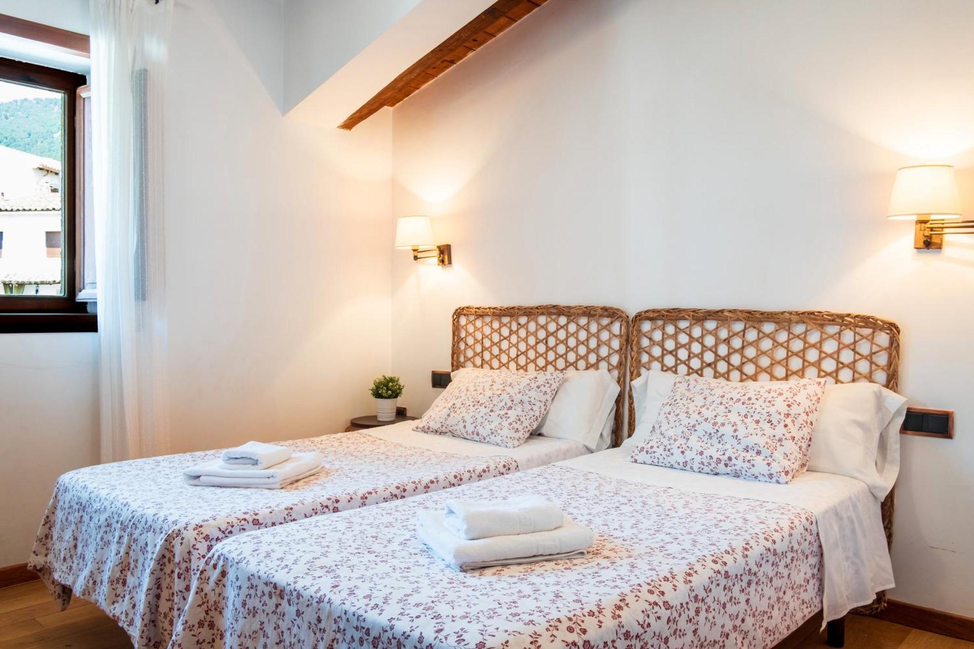 Cuesta Del Reloj Guest House Piedralaves Bagian luar foto