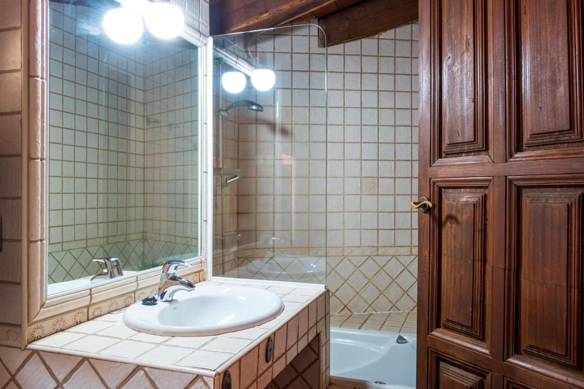 Cuesta Del Reloj Guest House Piedralaves Bagian luar foto
