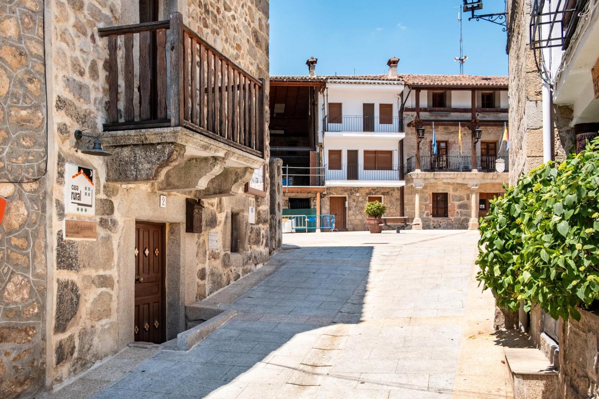 Cuesta Del Reloj Guest House Piedralaves Bagian luar foto